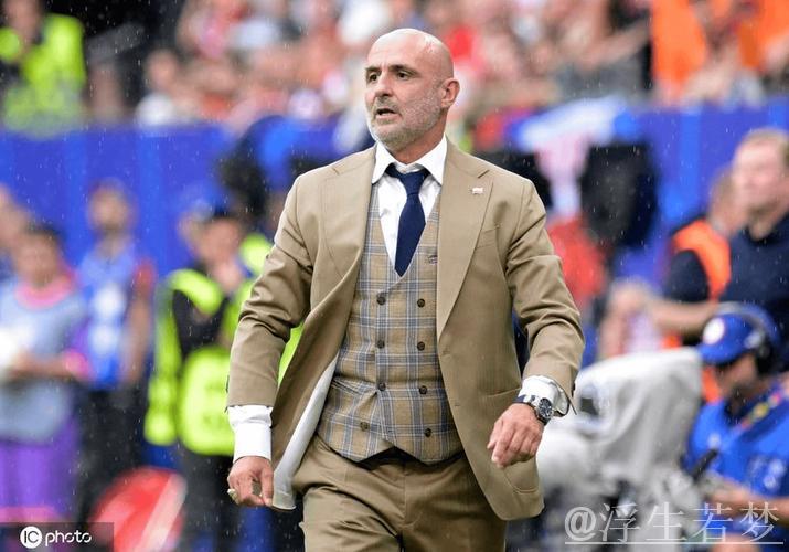 波兰男足主教练普罗别日宣布辞职