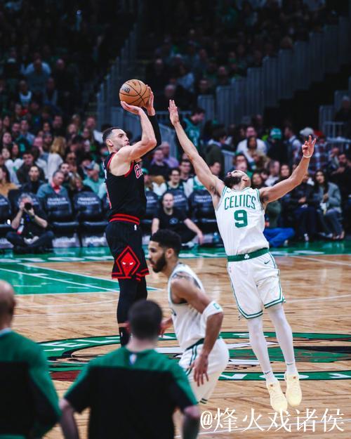 拉文砍下36分助公牛击败凯尔特人豪取3连胜,篮网力克猛龙送其6连败 拉文砍下36分助公牛击败凯尔特人豪取3连胜,篮网力克猛龙送其6连败